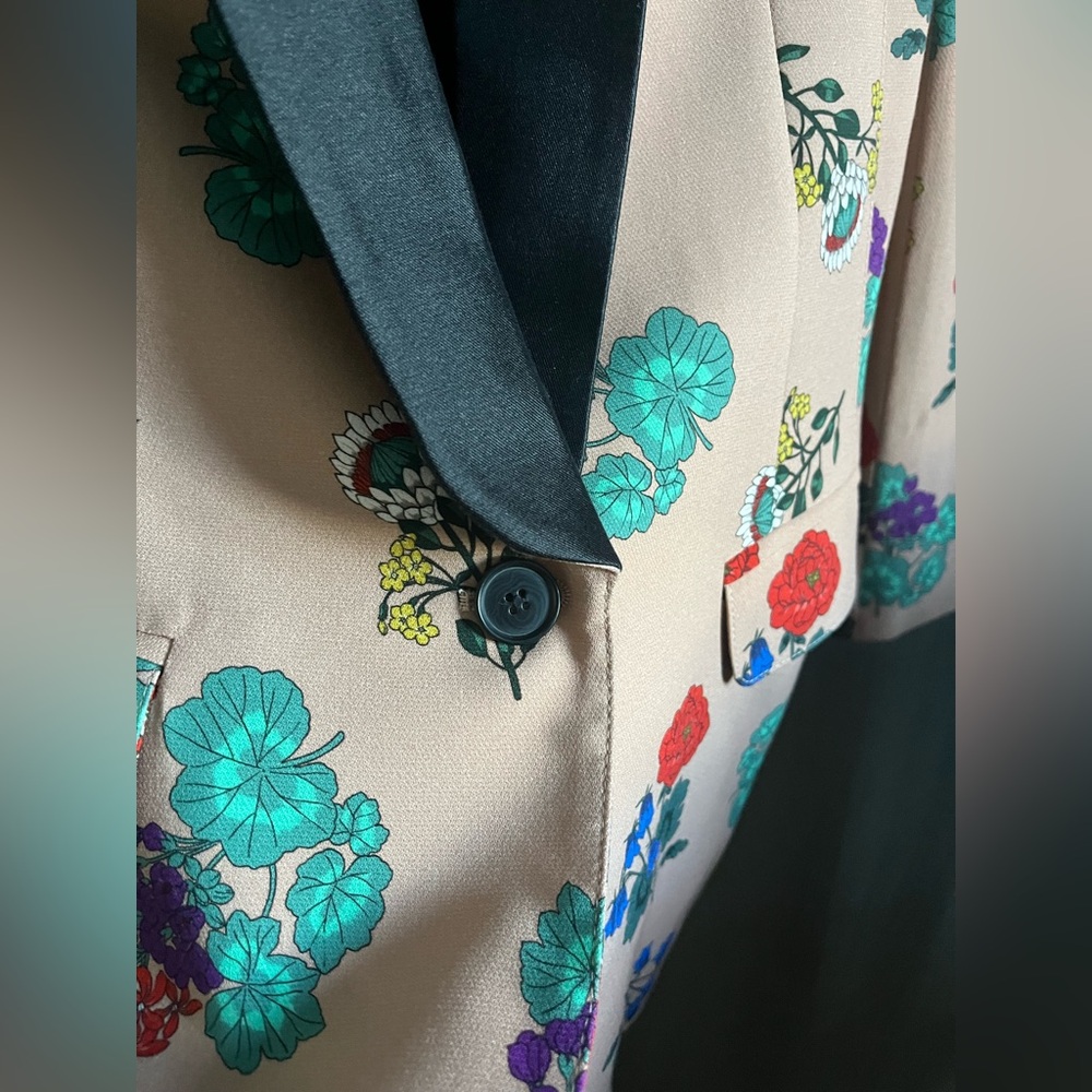 SMYTHE stunning floral tux blazer - Picture 4 of 11